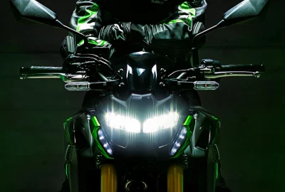 Moto Kawasaki Z 900 SE phare avant