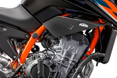Moto KTM 890 Duke R moteur