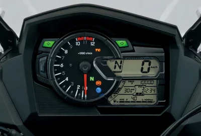 Moto Suzuki V-Strom 650 compteur