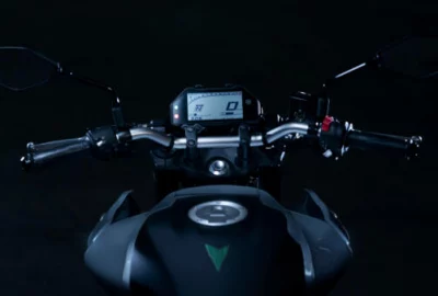 Moto Yamaha MT-03 écran de bord