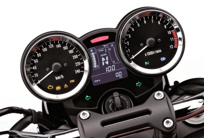 Moto Kawasaki Z 900 RS tableau de bord