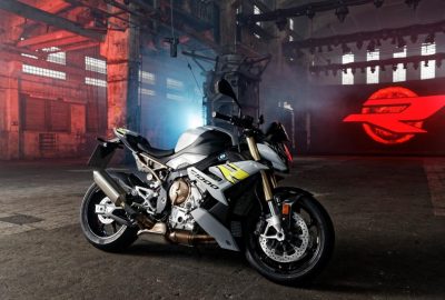 Moto BMW S 1000 R profil