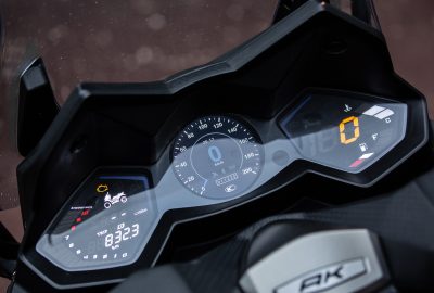 Maxiscooter Kymco AK 550 écran de bord connecté