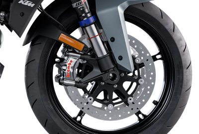 Moto KTM 1290 Super Duke GT roue avant