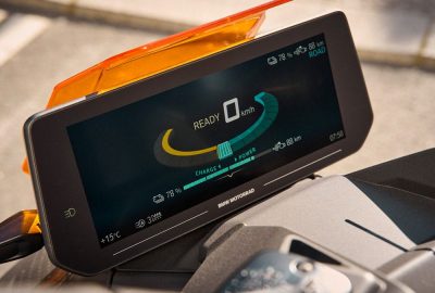 Scooter BMW CE 04 écran de bord