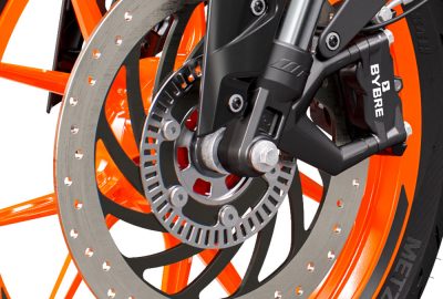 Moto KTM 390 Duke frein avant