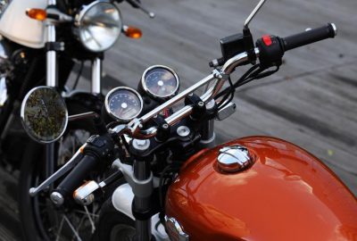 Moto Royal Enfield Interceptor 650 tableau de bord