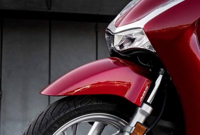 Scooter Honda SH125i feu avant